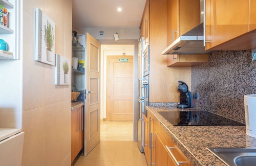 Castillo de Sabinillas Apartment | Apartment "Marina Castillo 334 Duquesa" with Sea View, Shared Pool & Wi-Fi