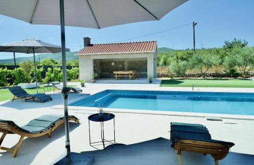 Bristivica Apartment | Apartment Mario - with pool