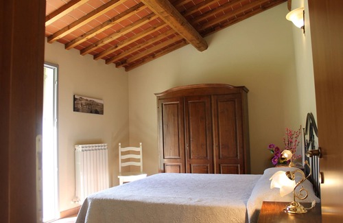 Pergine Valdarno Other | Apartment MARRONE with private entrance, big equipped garden and shared pool.