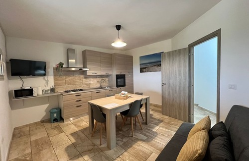 Orosei Apartment | APARTMENT MATTE8 3 SEA VIEW, GARDEN, AIR COND