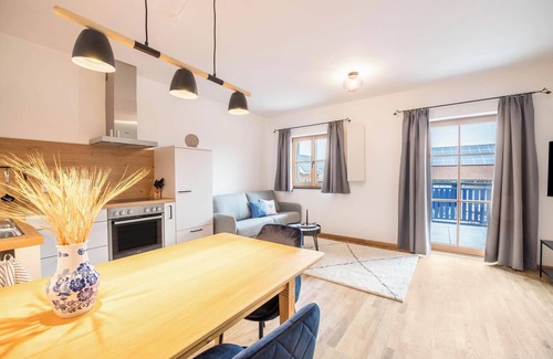 Gilching Apartment | Apartment "Max" at the Schloeglhof with Wi-Fi & Balcony