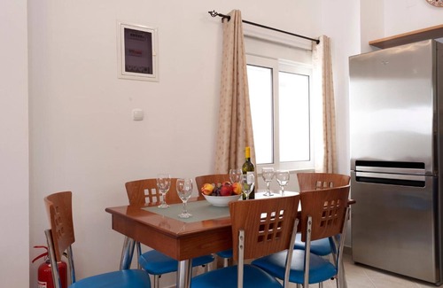 Haraki House | Apartment 'Mediterranean Retreat' with Sea View, Wi-Fi and Air Conditioning
