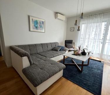 Novi Zagreb Apartment | Apartment Mimice - Private garage parking space