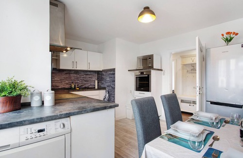 Heppens Apartment | Apartment "Moderne 3 Zimmer Wohnung - Zentral" with Wi-Fi