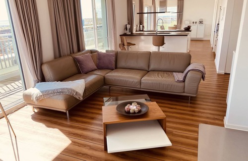 Schillig Apartment | Apartment 'Moin Mehrblick' close to the Beach with Terrace & Wi-Fi