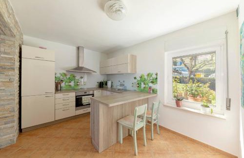 Koper Apartment | Apartment Mojca - Quiet apartment with seaview