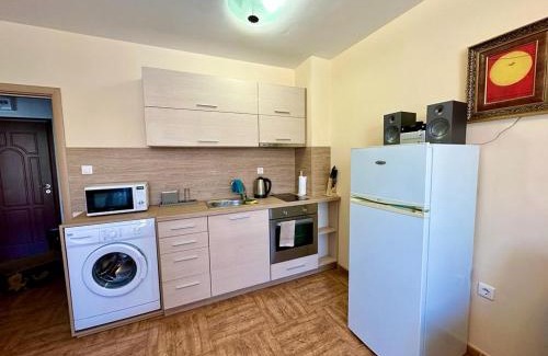 Elenite Apartment | Apartment Monica