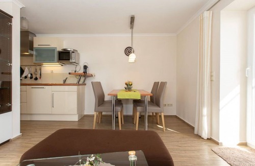 Wangen im Allgaeu Apartment | Apartment 'Morgensonne' with Shared Terrace, Shared Garden and Wi-Fi