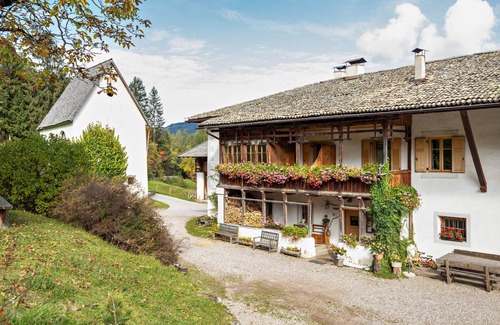 Montagna Apartment | 'Apartment Morgenlicht' with Balcony & Wi-Fi