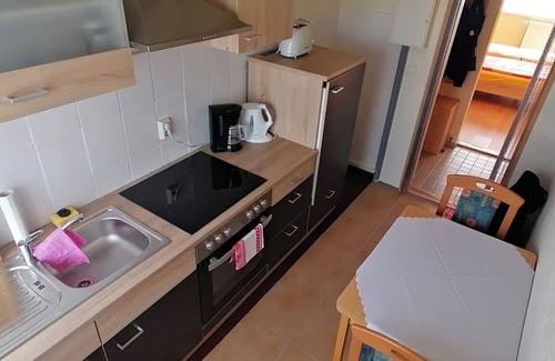 Mucheln Apartment | Apartment 'Mücheln 1' with Balcony and Wi-Fi
