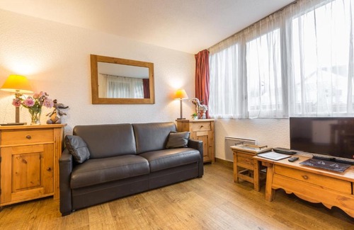 Chamonix City Centre Apartment | Apartment Mummery 1 - Central Chamonix Walk to Piste