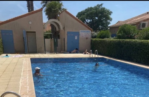 La Jetee Apartment | Apartment near beach and shops