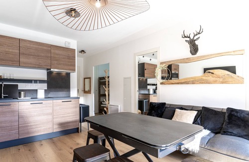 Saint-Etienne-de-Tinee Apartment | Apartment near Mont D'auron