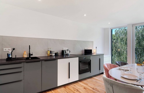 Pforzheim Apartment | Apartment 'Nagoldblick Liebeneckstraße' with Balcony and Wi-Fi