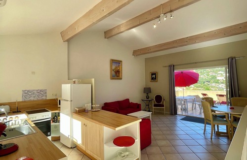 Le Lavandou Apartment | Apartment n°3 near the beach - sea view + terrace