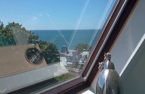 Benerville-sur-Mer Apartment | Apartment - Near Deauville - 180° sea view - 4 people