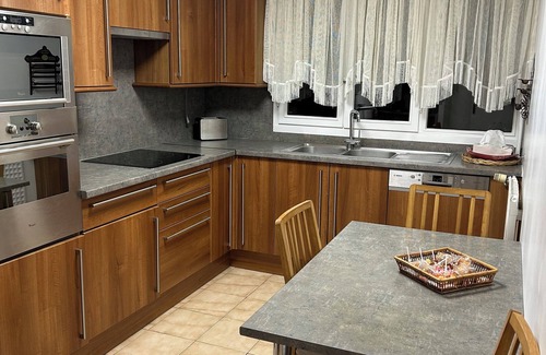 Boissy-Saint-Leger Apartment | Apartment near Paris and Disneyland