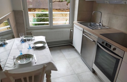 Croix Rousse Apartment | Apartment near Croix Rousse metro station, shops and market