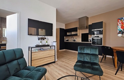Royan Apartment | Apartment Near market- 6 pers. 2 bedrooms- air conditioning- parking