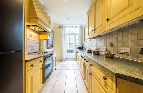 South Kensington Apartment | Apartment near Natural History Museum
