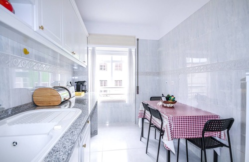 Cacilhas Apartment | Apartment near Tagus River located in South Bay Area.