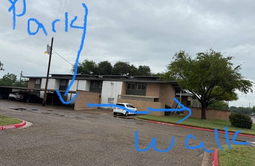 Edinburg Apartment | Apartment Near UTRGV – Walk to Campus! 5 Minute Drive!