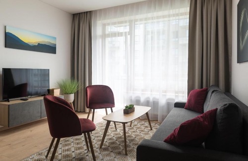 Business District Apartment | Apartment next to Panorama Mall 3