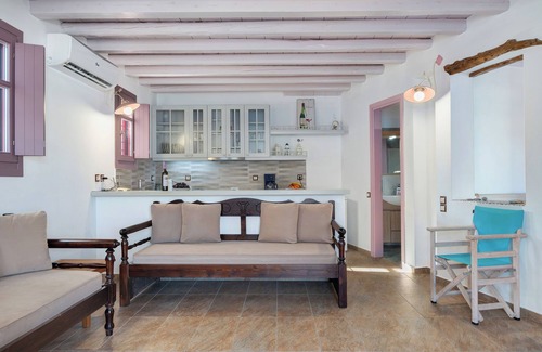 Katapola Apartment | Apartment 'Nicolas House 2' with Sea View, Private Terrace and Air Conditioning