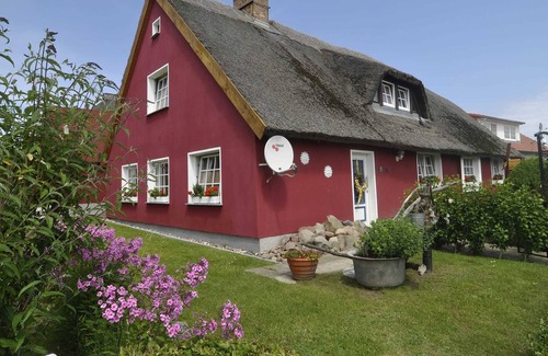 Gross Zicker Apartment | Apartment No. 05 (ground floor) -. Pension Ritter - in a quiet location of Groß Zicker