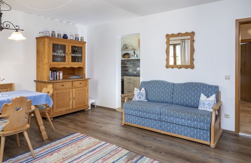 Uebersee Apartment | Apartment no. 1 with mountain view, 57m², large triple bedroom and new bathroom