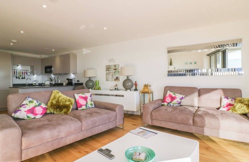 Lusty Glaze Cottage | APARTMENT NO.21, romantic, character holiday cottage in Newquay