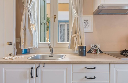 Symi Apartment | Apartment 'No 4 One Bedroom Symi Nautilus' with Sea View, Wi-Fi and Air Conditioning