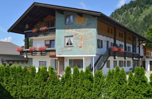 Reit im Winkl Apartment | Apartment no. 8 - approx. 100 sqm with balcony in central location