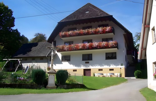 Simonswald Apartment | Apartment 'Nr 2' with Shared Terrace, Shared Garden and Wi-Fi