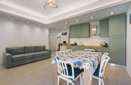 Borgo Antico Apartment | Apartment 'Nuovissimo Ca Du Drea' with Balcony, Wi-Fi and Air Conditioning
