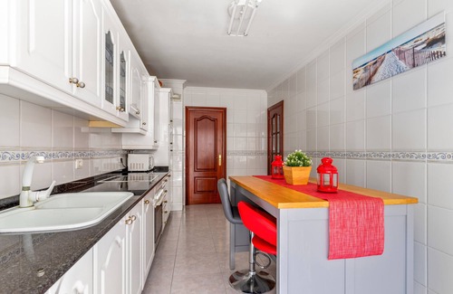 Figueras (Castropol) Apartment | Apartment 'O Faro Apartamentos' with Sea View, Balcony and Air Conditioning