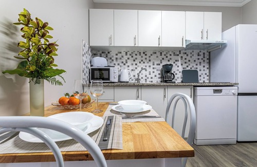 Ponta Delgada Apartment | Apartment "Oásis Fonte Grande 6" with Sea View and Wi-Fi