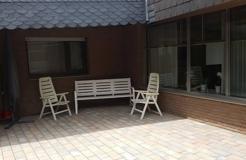 Velmede Apartment | Apartment 'Obergeschoss, 130qm' with Shared Terrace and Wi-Fi