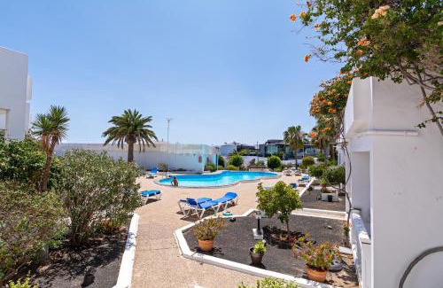 Los Mojones Apartment | Apartment Oceanic Breeze Share Pool by PVL