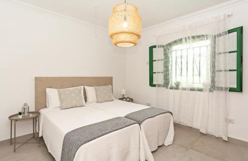 Los Mojones Apartment | Apartment Oceanic Breeze Share Pool by PVL