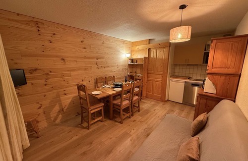 Les Allues Apartment | Apartment of 30m2 with 1 room, 1 bunk bed area and 1 living room with sofa