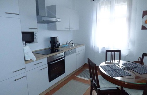 Zeltingen-Rachtig Apartment | Apartment OG - Georg's holiday home