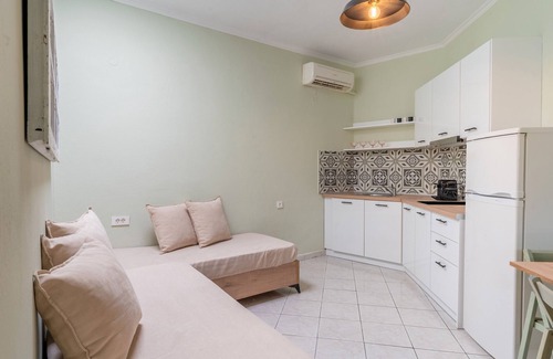 Sivota Apartment | Apartment 'Old Manor Cottage House 5' with Wi-Fi and Air Conditioning