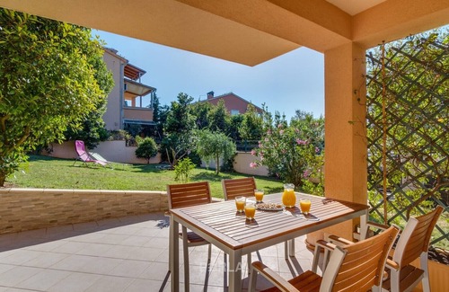 Vinkuran Apartment | Apartment OLIVE with private garden 250m2