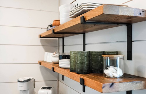 Sugarcreek Apartment | Apartment on Broadway St - L