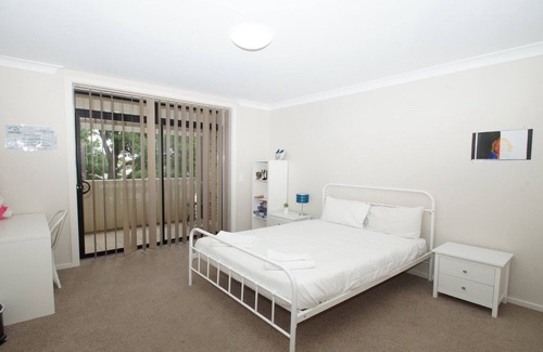 Armidale House | Apartment on Freeman