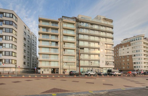 Zeebrugge Apartment | Apartment on the seafront in Knokke on the 4th floor for max 7 persons