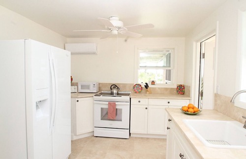 George Town Apartment | Apartment on the beach