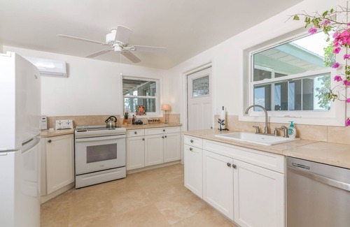 George Town Apartment | Apartment on the beach