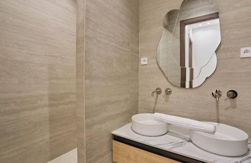 Faubourg-du-Roule Apartment | Apartment on the Champs Elysees